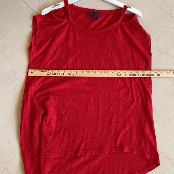Left of Center Anthropologie cami/tunic T. High-Low Red. Generous XS - Picture 9 of 9